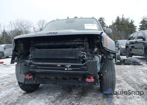 2017 Jeep Renegade Deserthawk 4X4 z USA, uszkodzony, nr VIN ZACCJBCB9HPF52718